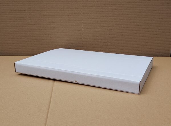 Brievenbusdoos A4+ zijklep, 350 x 250 x 28 mm